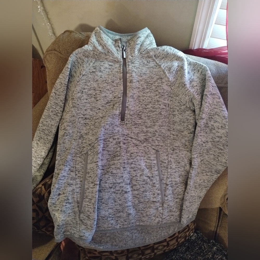 Women's pullover sweater